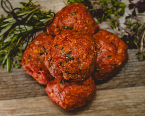 Marsh Butcheries Beef burgers with tomato, Worcestershire Sauce and shallots. 300g